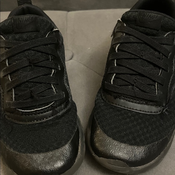 Nike little boys  Charcoal Black Sneakers - Picture 3 of 3